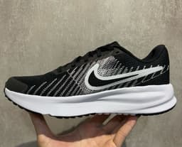 Nike Tênis Run Defy Masculino
