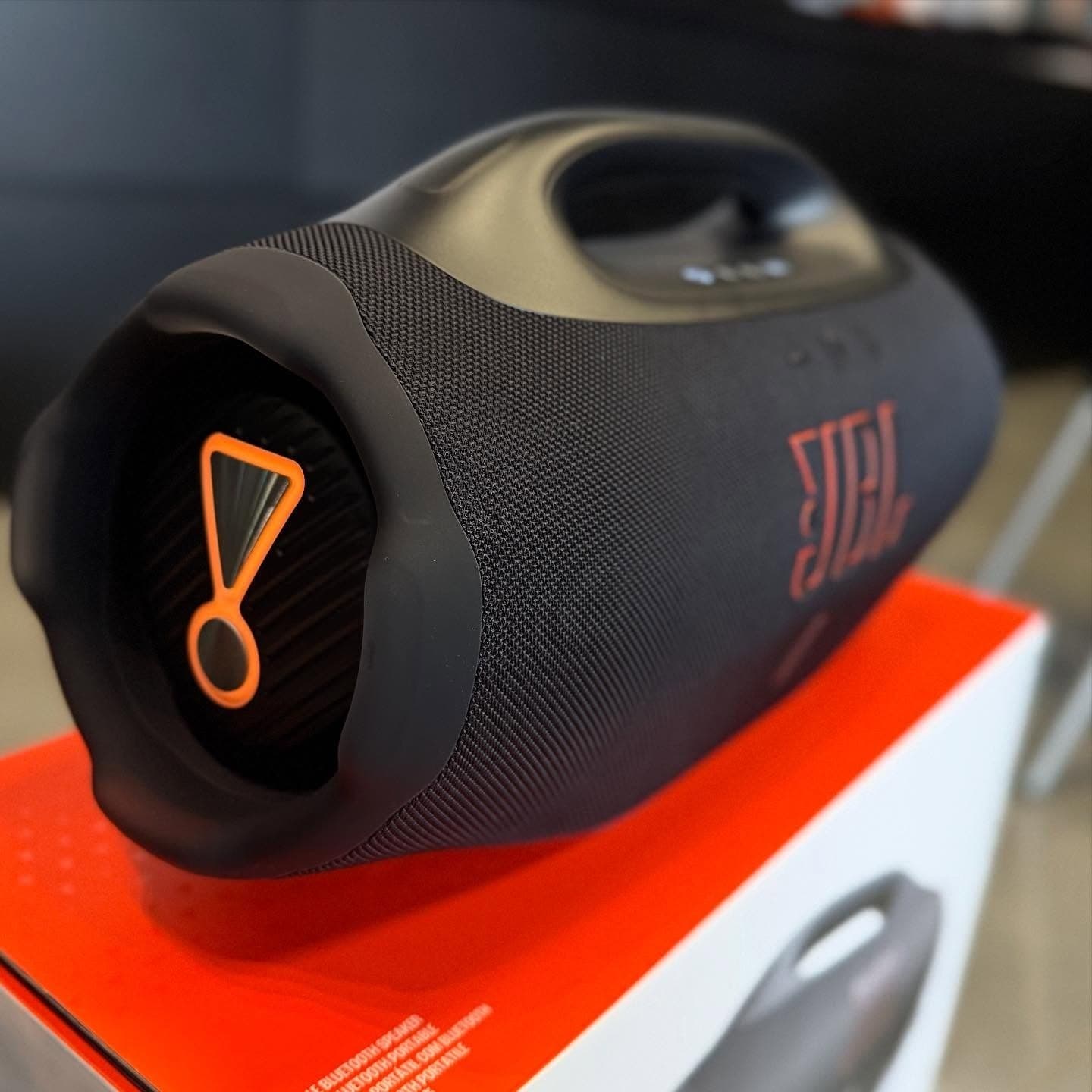 JBL Boombox 4