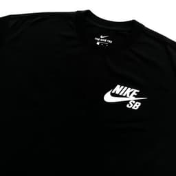 Nike Camiseta SB