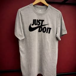 Nike Camiseta Sportswear Just Do It